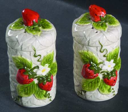 Strawberry Coordinates Salt & Pepper Set
