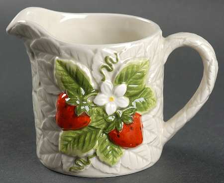 Strawberry Coordinates Creamer