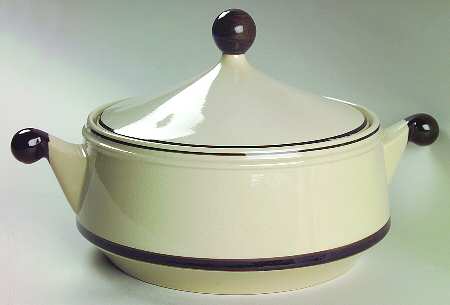 Strawberries 2 Qt Round Covered Casserole