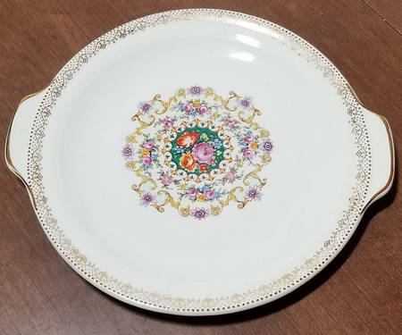 Melody (Smooth, Gold Dots On Rim) Relish