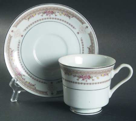 Fontaine Footed Cup & Saucer Set
