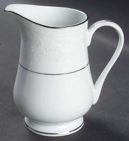 Silky Lace Creamer