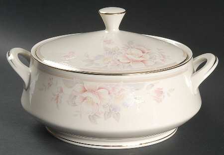 Sonorous Round Covered Vegetable