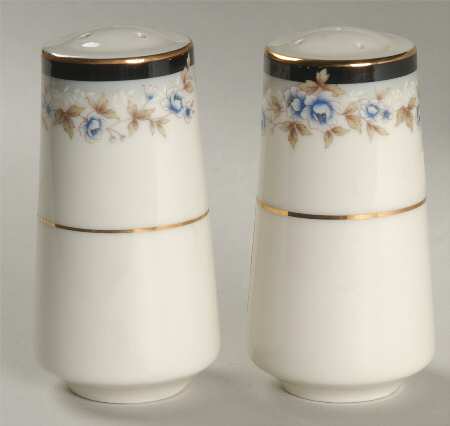 Towada Salt & Pepper Set
