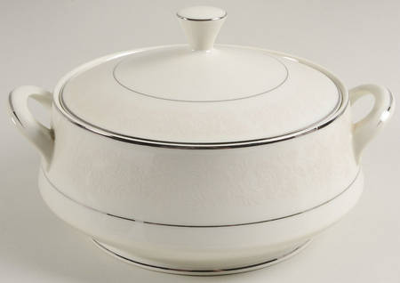 White Oak Round Covered Vegetable