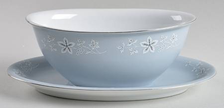 Splendor Gravy Boat with Attached Underplate