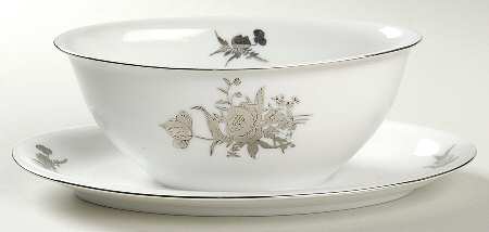 397 (Smooth Edge) Gravy Boat with Attached Underplate