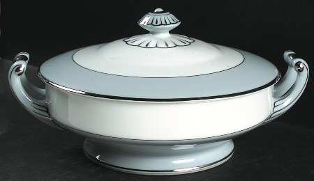 398 (Rim) Round Covered Vegetable