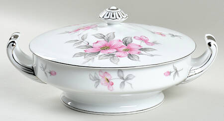 Dogwood Round Covered Vegetable
