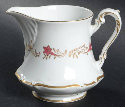 Dochester Creamer