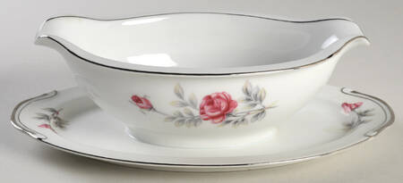 Elegance Gravy Boat with Attached Underplate