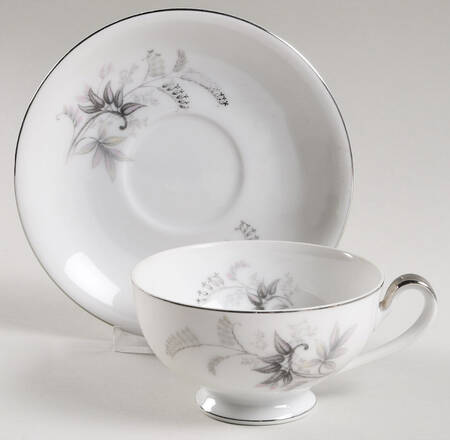 Heritage Footed Cup & Saucer Set