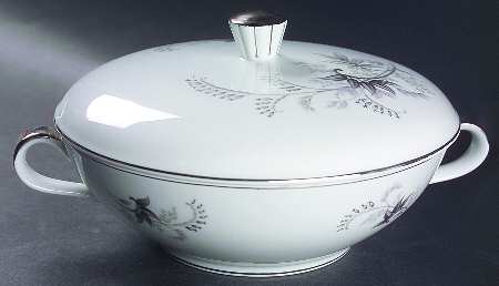Heritage Round Covered Vegetable