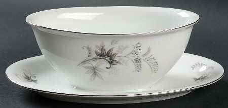 Heritage Gravy Boat with Attached Underplate