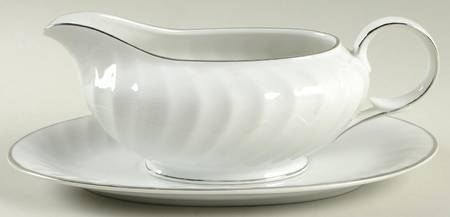 Lorrain Gravy Boat & Underplate