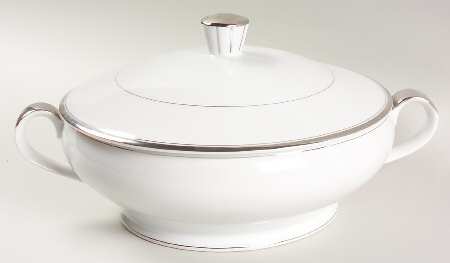 Silvermont Round Covered Vegetable