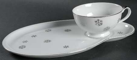 Snowy Snack Plate & Cup Set