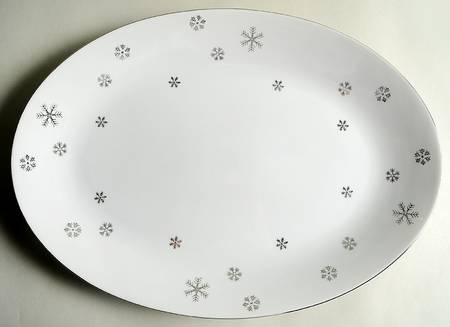 Snowy 16" Oval Serving Platter