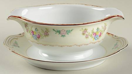 SFU3 Gravy Boat with Attached Underplate