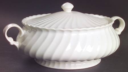 Bone White (Earthenware, USA, All Ivory) Round Covered Vegetable