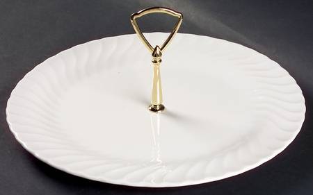 Bone White (Earthenware, USA, All Ivory) Round Serving Plate with Handle (CH)