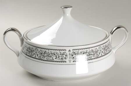 Corinthian Round Covered Vegetable
