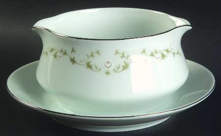Elegance Round Gravy Boat/Attached Underplate