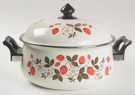 Strawberries N' Cream 5 Quart Metal Covered Casserole