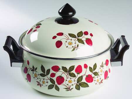 Strawberries N' Cream 2 Quart Metal Covered Casserole