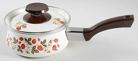 Strawberries N' Cream 1.0 Quart Metal Covered Saucepan