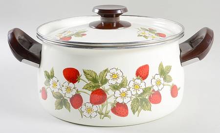 Strawberries N' Cream 5 Qtt Metal Dutch Oven & Lid