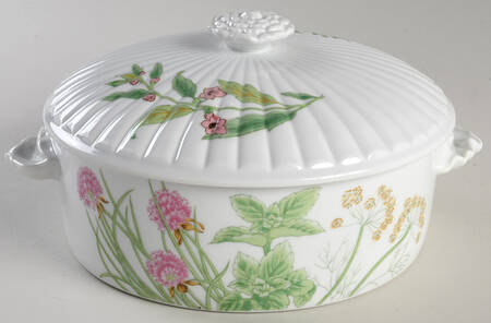 Herbs & Spices 1.5 Qt Round Covered Casserole