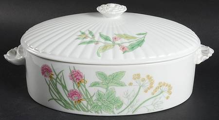 Herbs & Spices 2.25 Quart Oval Covered Casserole