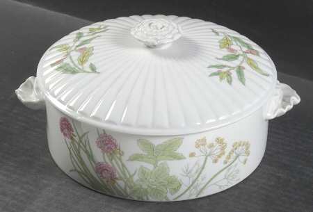 Herbs & Spices 2 Qt Round Covered Casserole