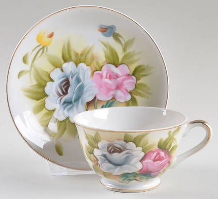 Kashmir Rose Footed Cup & Saucer Set