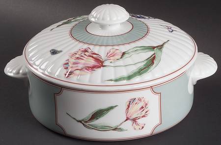 No. 1 Bloomfield Street 1.5 Qt Round Covered Casserole