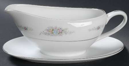 Bon Aire Gravy Boat with Attached Underplate