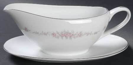 Mona Gravy Boat with Attached Underplate