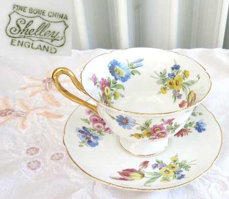 12361y Footed Cup & Saucer Set