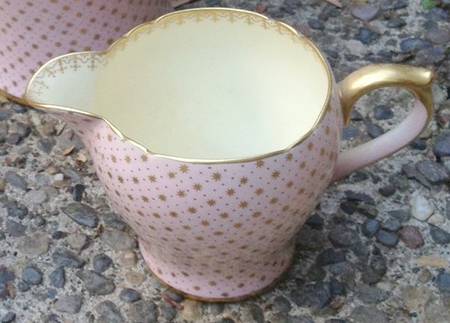 12860 (Pink Background) Creamer