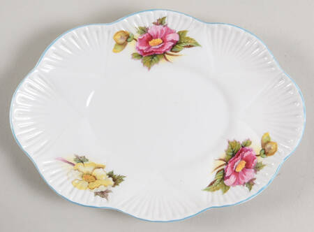 Begonia (Dainty Shape) Underplate for Gravy Boat