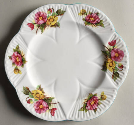 Begonia (Dainty Shape) Luncheon Plate