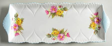Begonia (Dainty Shape) Large Sandwich Tray