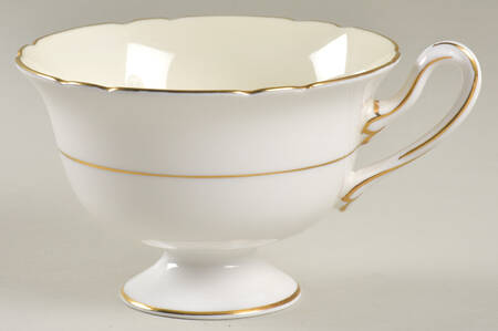Bridal Wreath Footed Cup