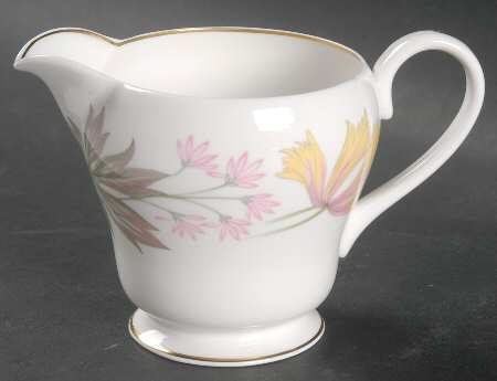 Columbine (Smooth) Creamer