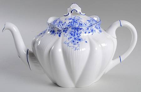 Dainty Blue Teapot & Lid