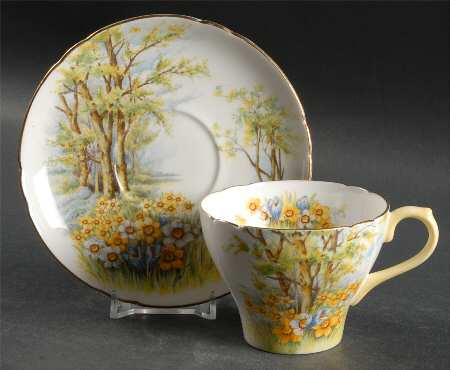 Daffodil Time Flat Cup & Saucer Set