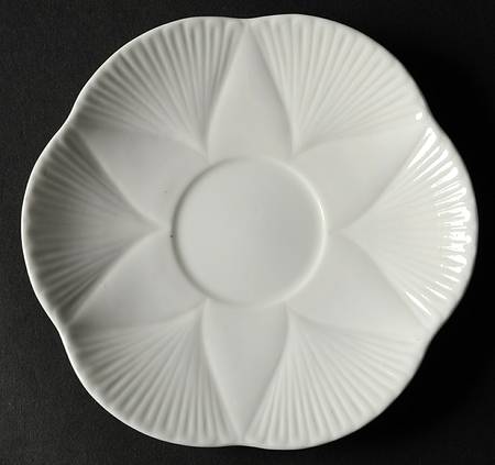 Dainty White (No Trim) Saucer for Oversized Cup