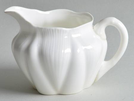 Dainty White (No Trim) Mini Creamer
