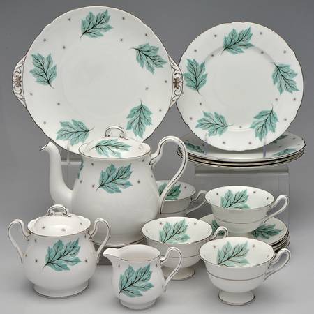 Drifting Leaves 18 Piece Estate Set